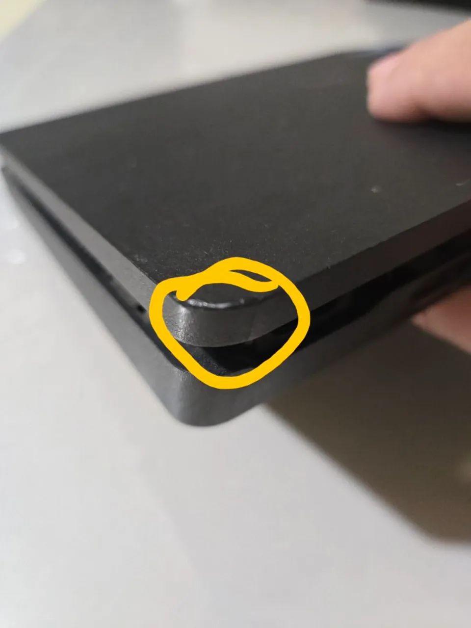 Ver descrição PS4 Slim 1T + 3 controles e Jogos - Uso pessoal - Não revenda(marcas de uso) - Foto 4