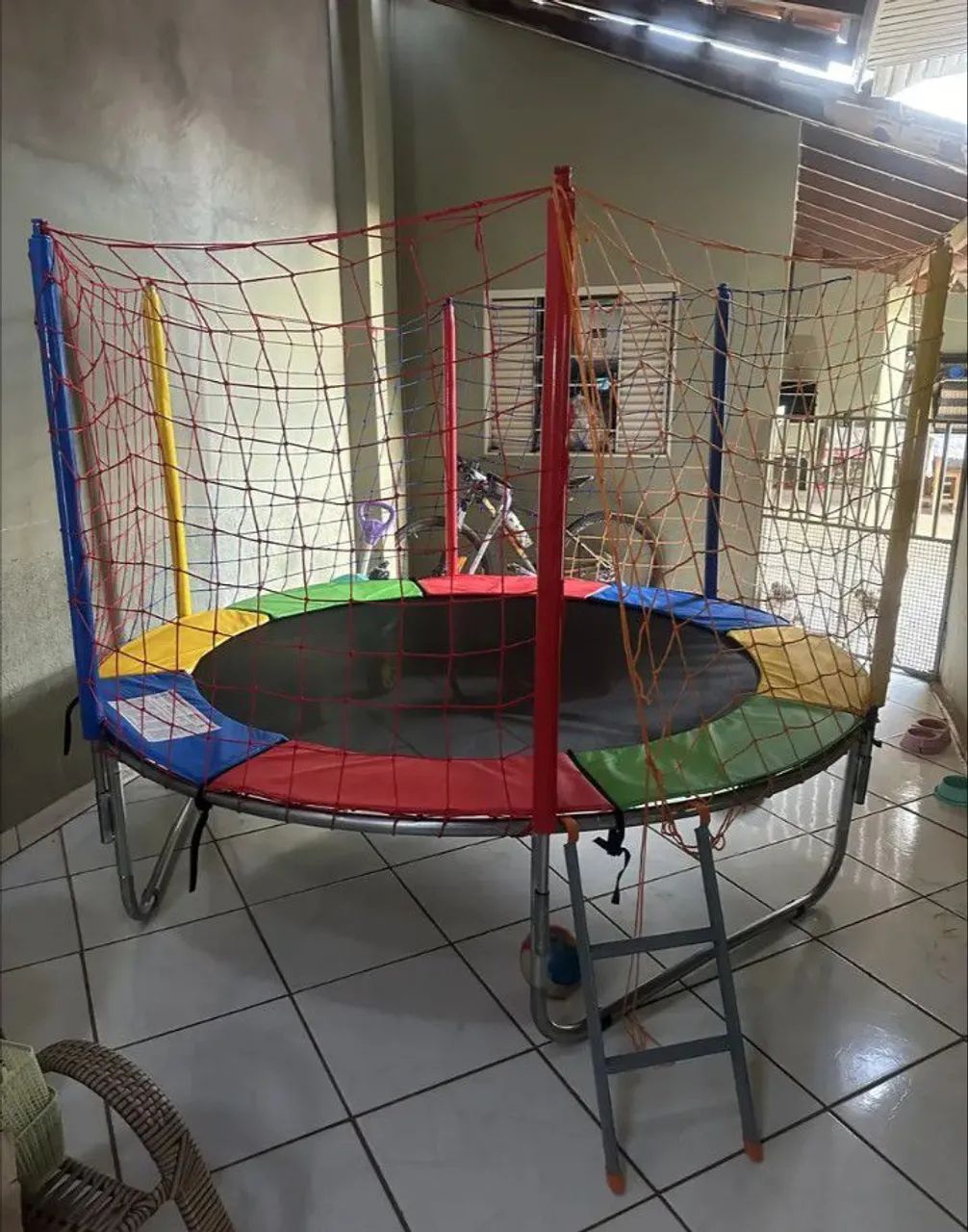 Pula pula cama elástica 