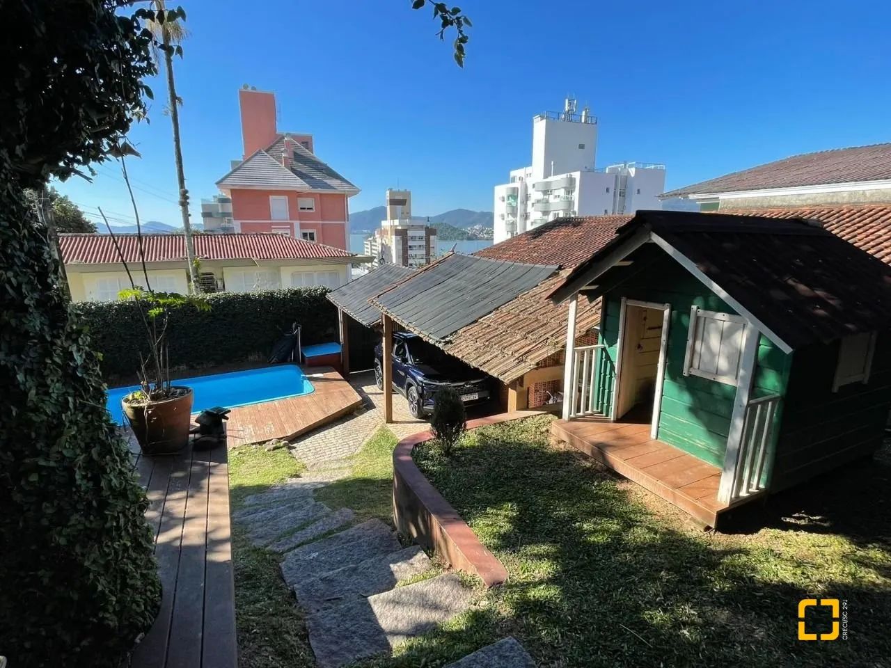 Casa com 4 dormitórios,vista mar e piscina - Foto 4