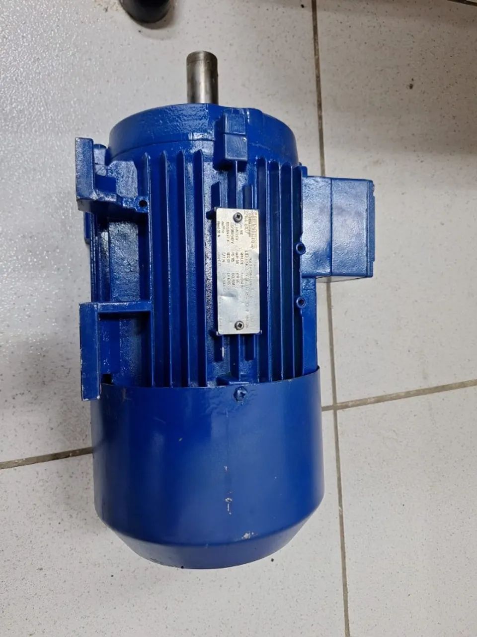Motor Elétrico Siemens 3CV Trifásico 220/380/440V - 1710 RPM - IP55 - Foto 5