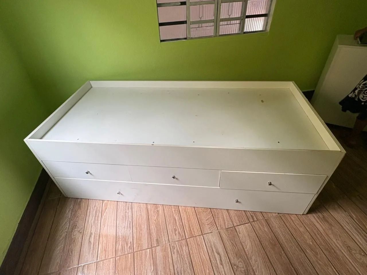 Cama com gavetas 