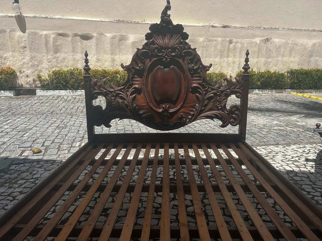 Cama madeira maciça + 2 Criados mudo - Foto 5