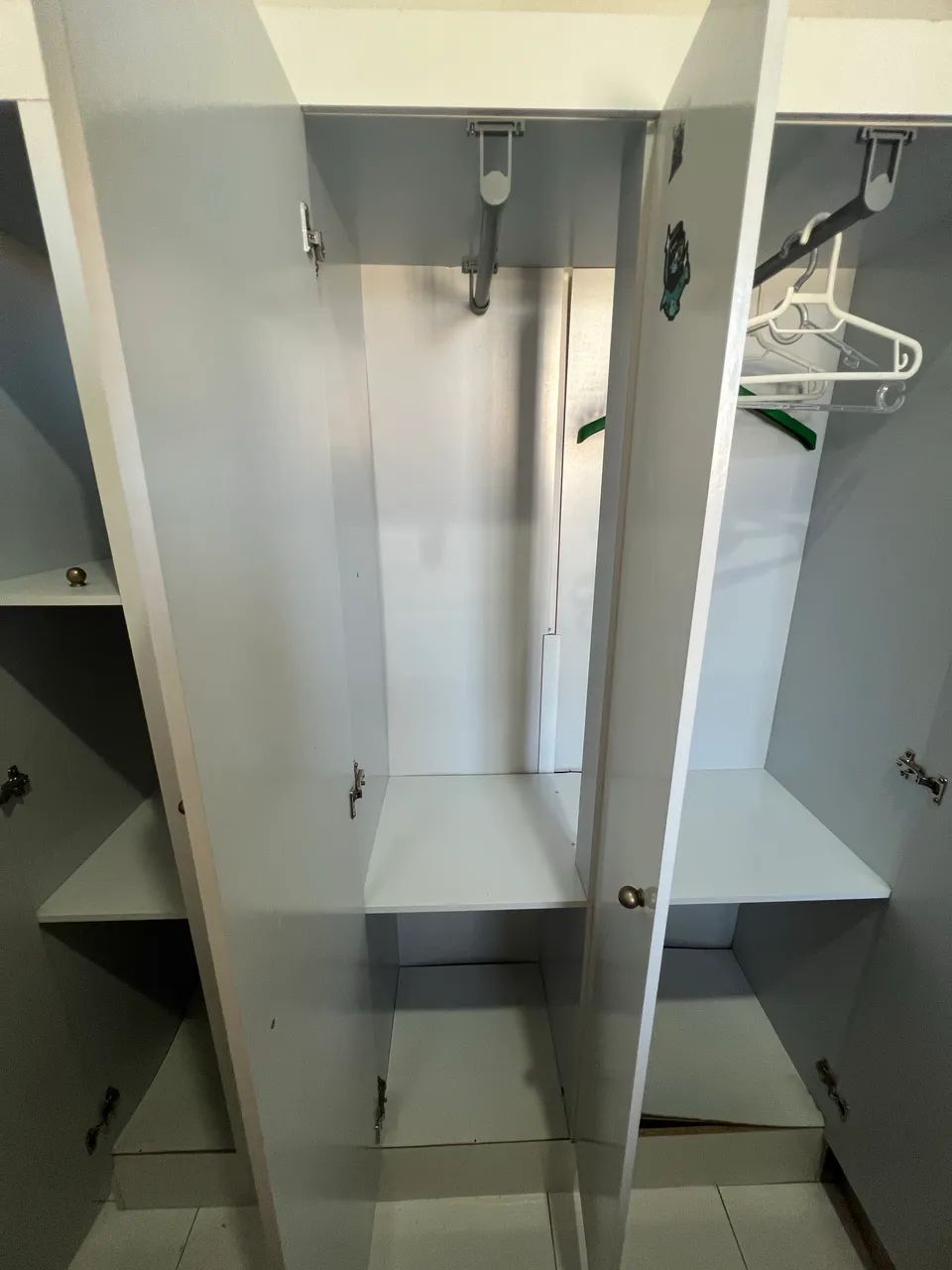 Guarda roupa 5 portas  - Foto 4