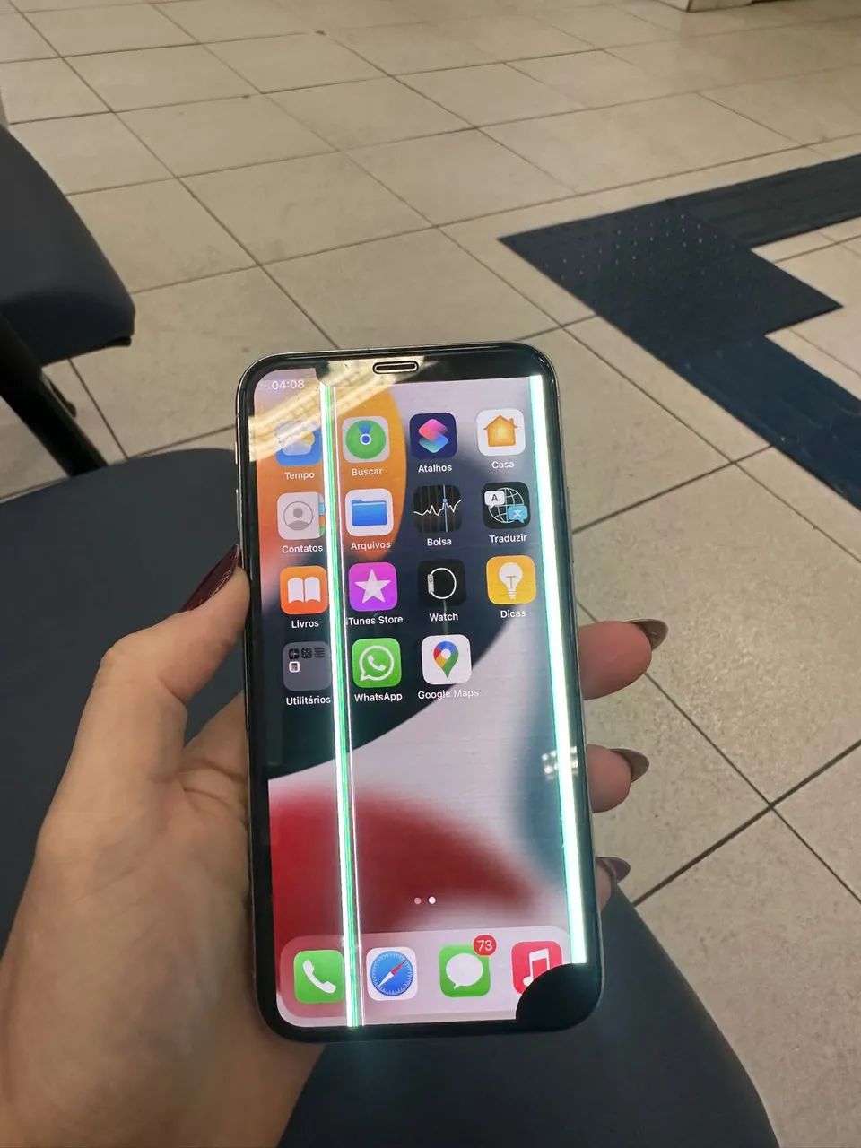Vendo IPhone X com tela quebrada. 