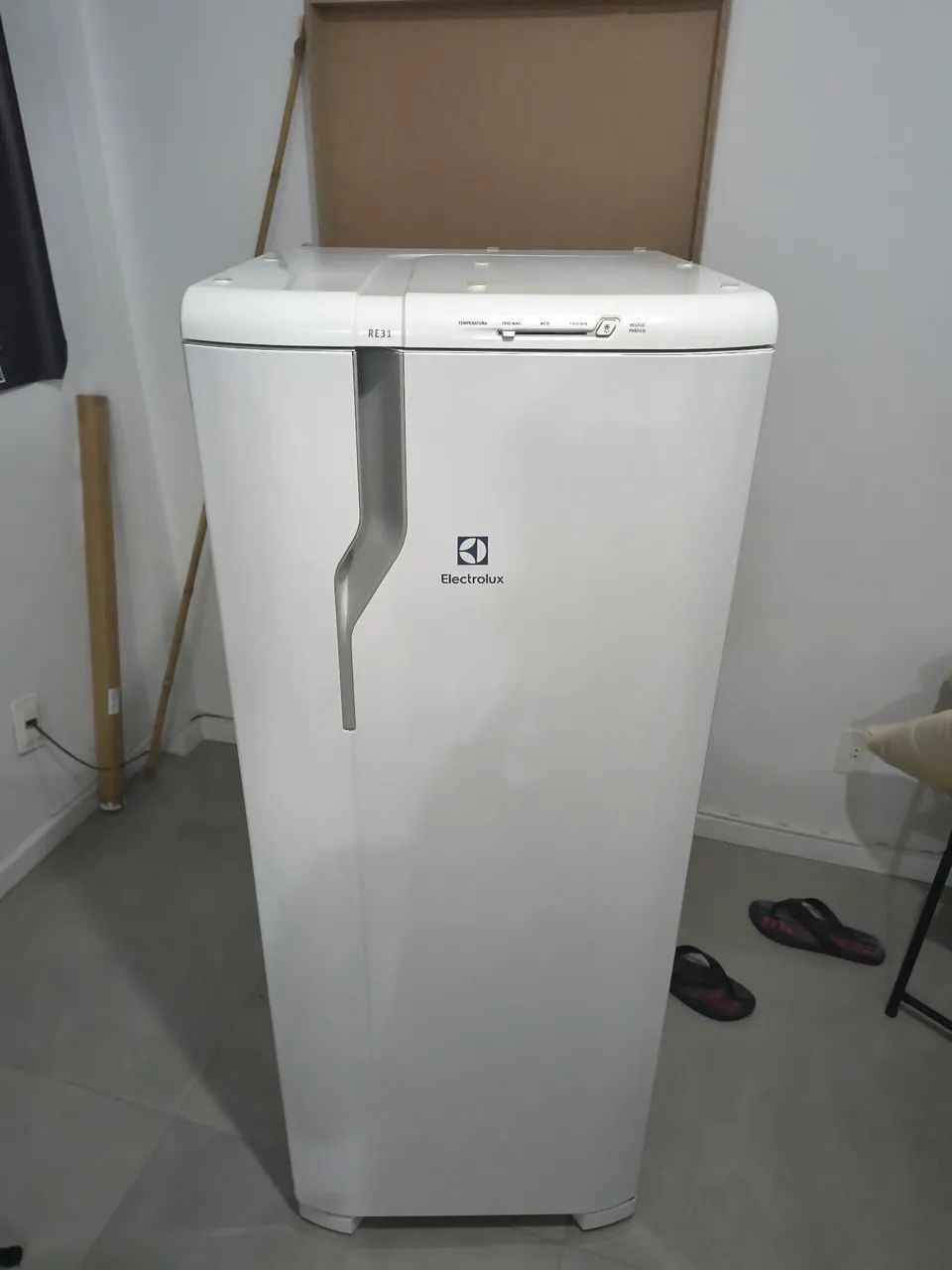 Geladeira Electrolux RE31 usada