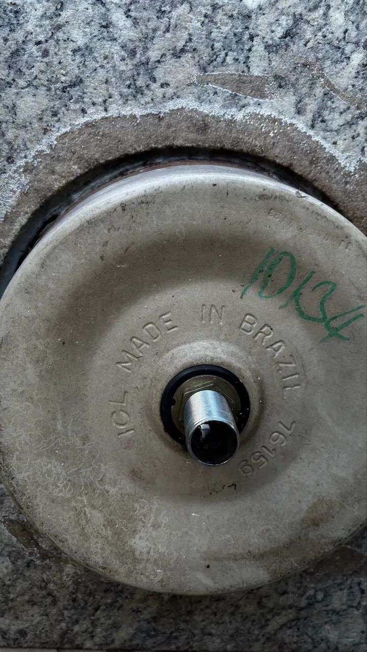 Pia de mármore com cuba em porcelanato  - Foto 3