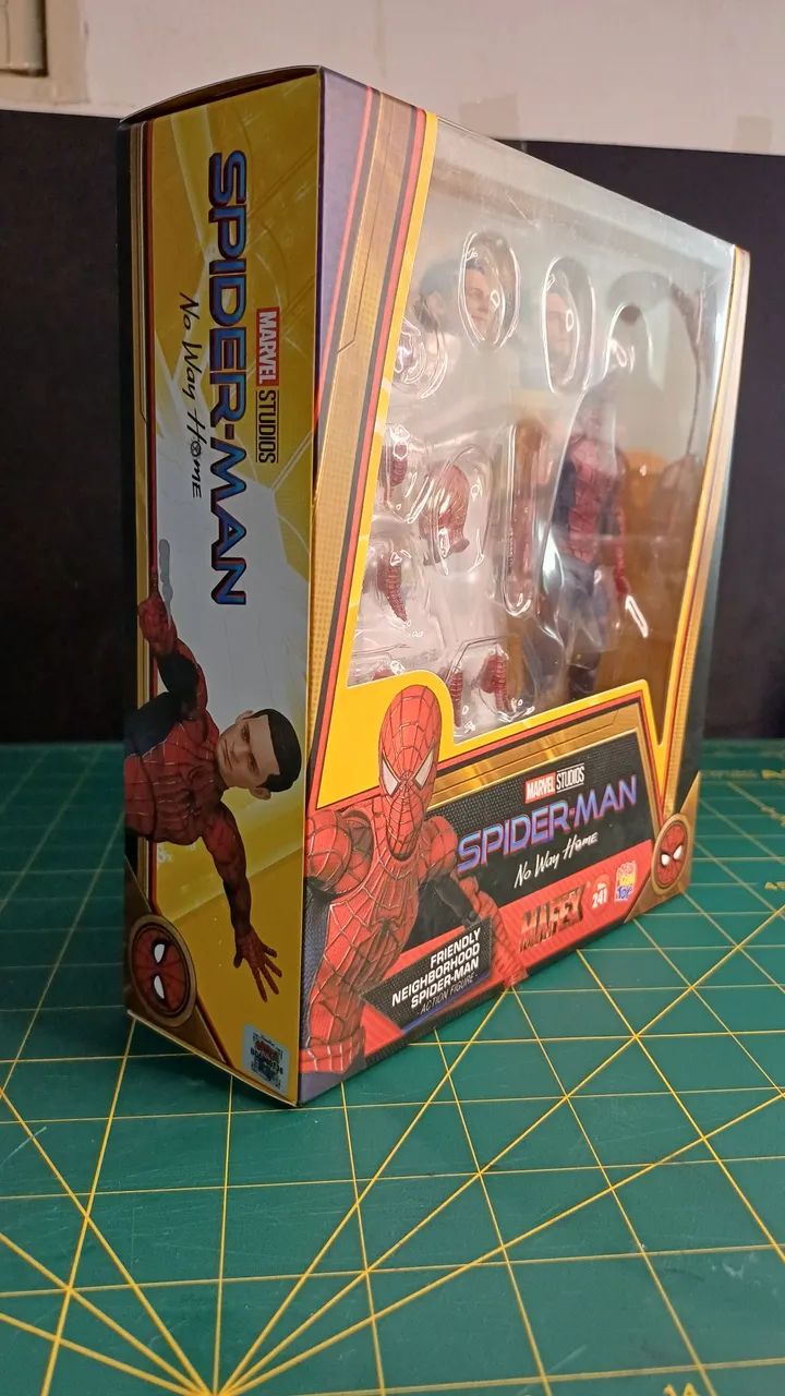 Spider-Man Mafex 241 Friendly Neighborhood Novo Lacrado Original