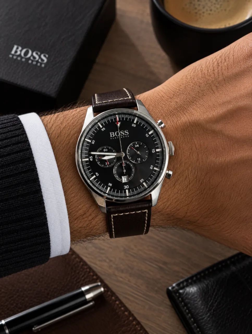 Relógio Hugo Boss Masculino Cronógrafo Couro Marrom  - Foto 2