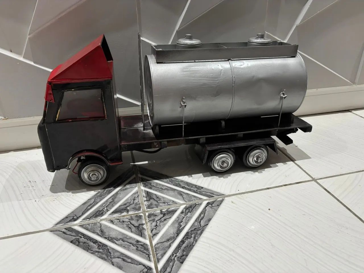 Caminhão de brinquedo 