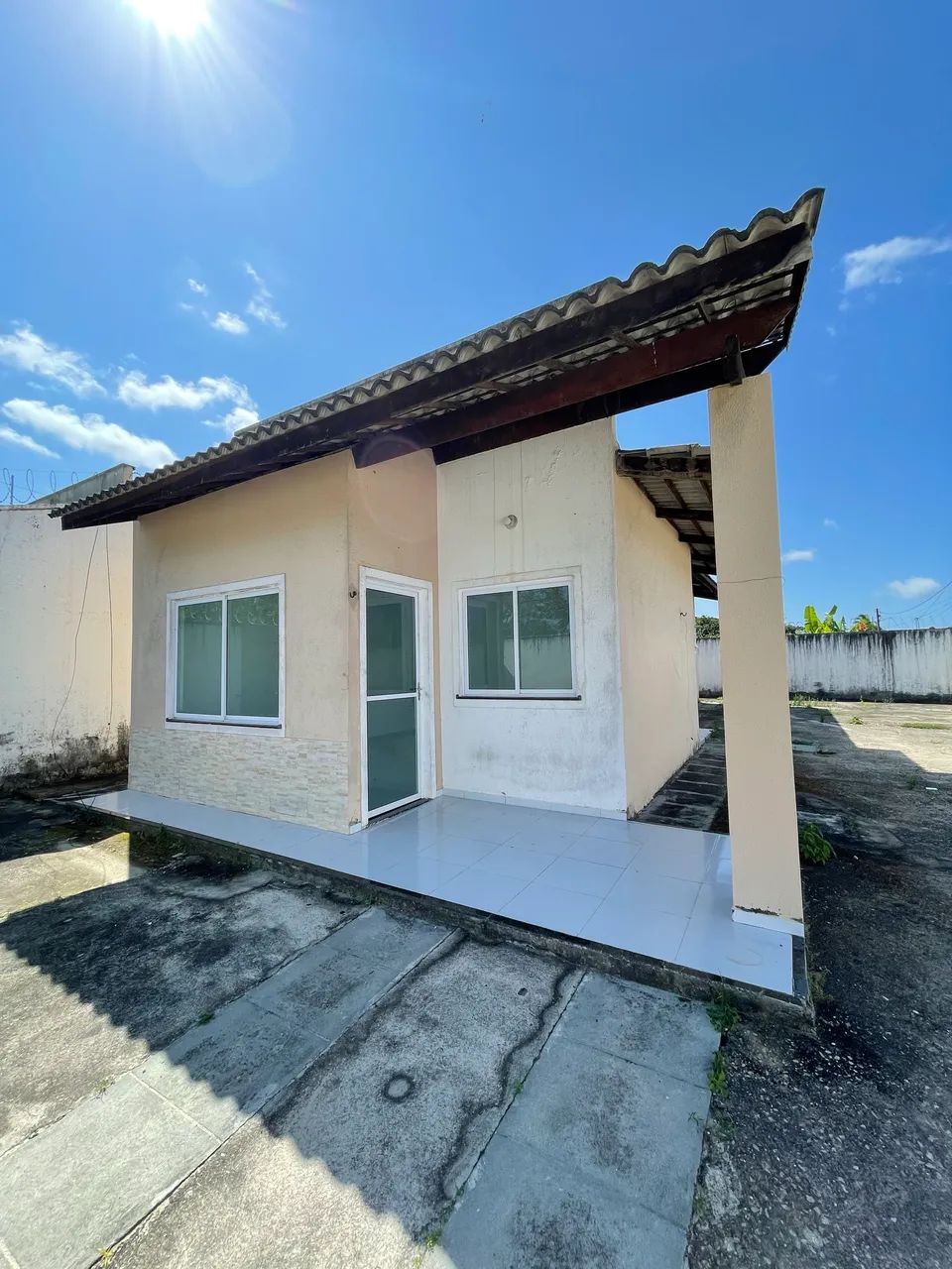 ALUGO CASA PLANA EM EUSÉBIO 