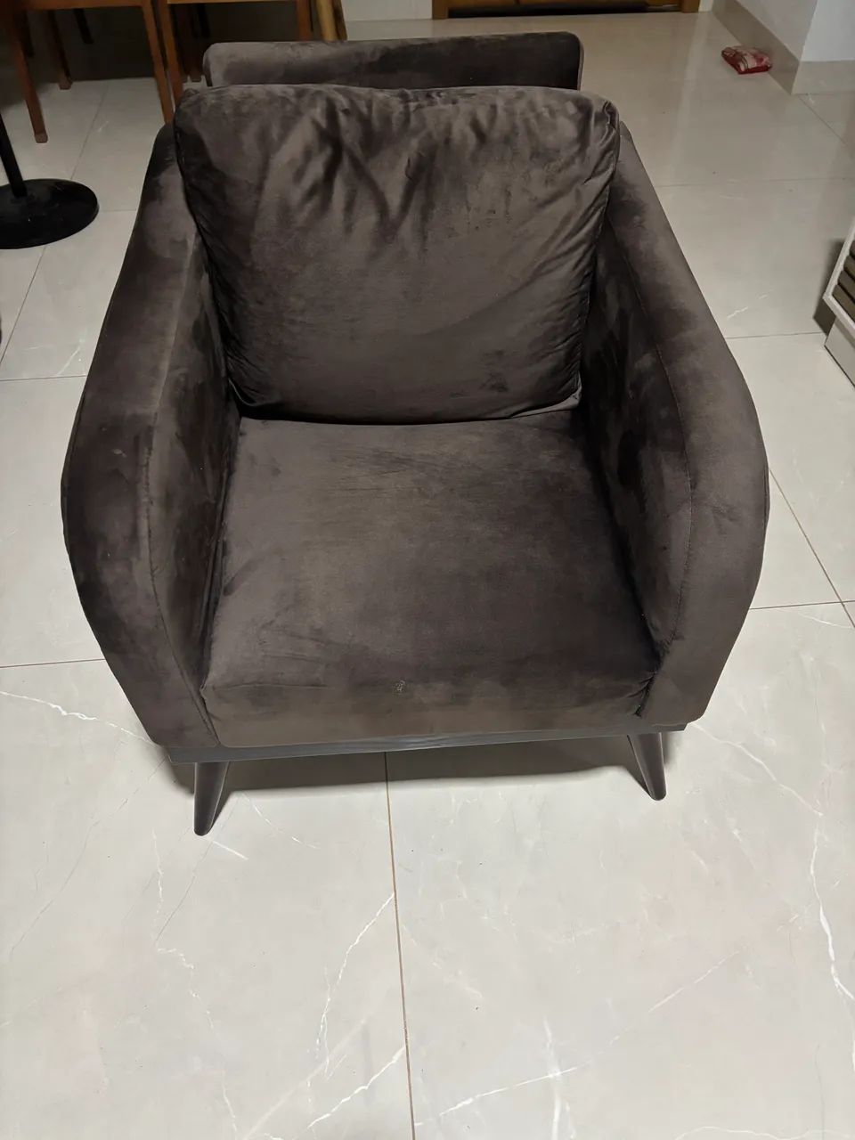 Vendo sofá 2 lugares e poltrona  - Foto 3