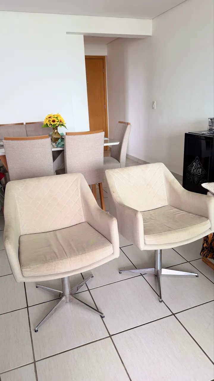 Poltronas giratórias linho 