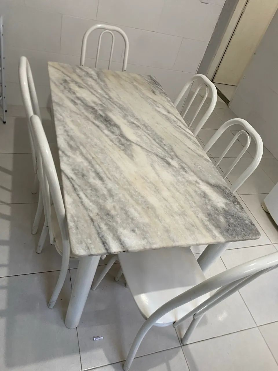 Mesa mármore branco 6 cadeiras  - Foto 3