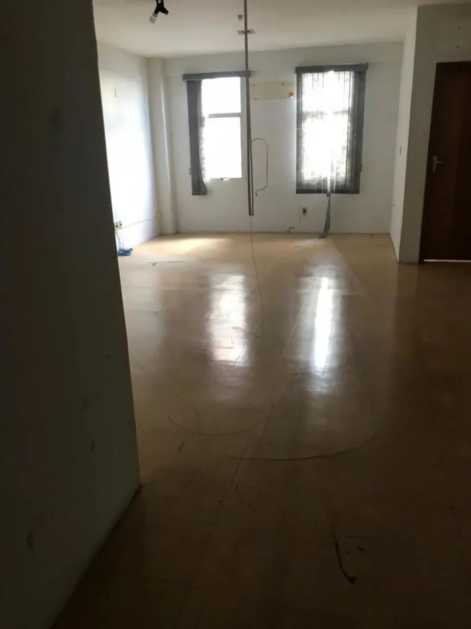 Prédio Comercial com 30 salas, acessibilidade e elevador no Centro - Foto 2