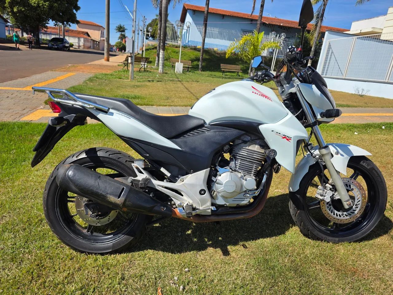 CB300R - Foto 4