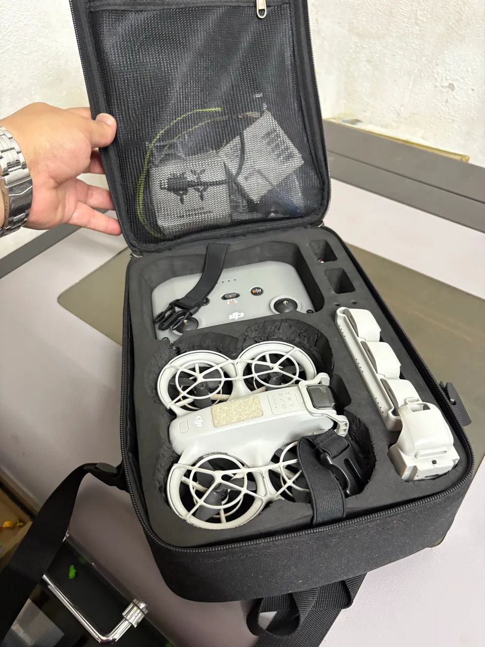 Vendo Drone DJI Neo completo, em ótimo estado e pronto para uso. - Foto 2
