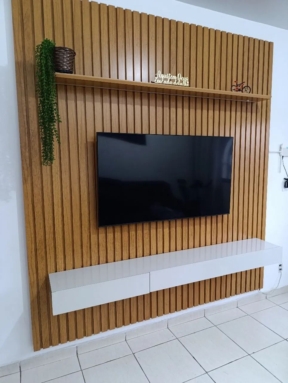 Slatted Panel436600493321103360