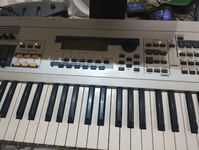Teclado yamaha MO6 - Foto 2
