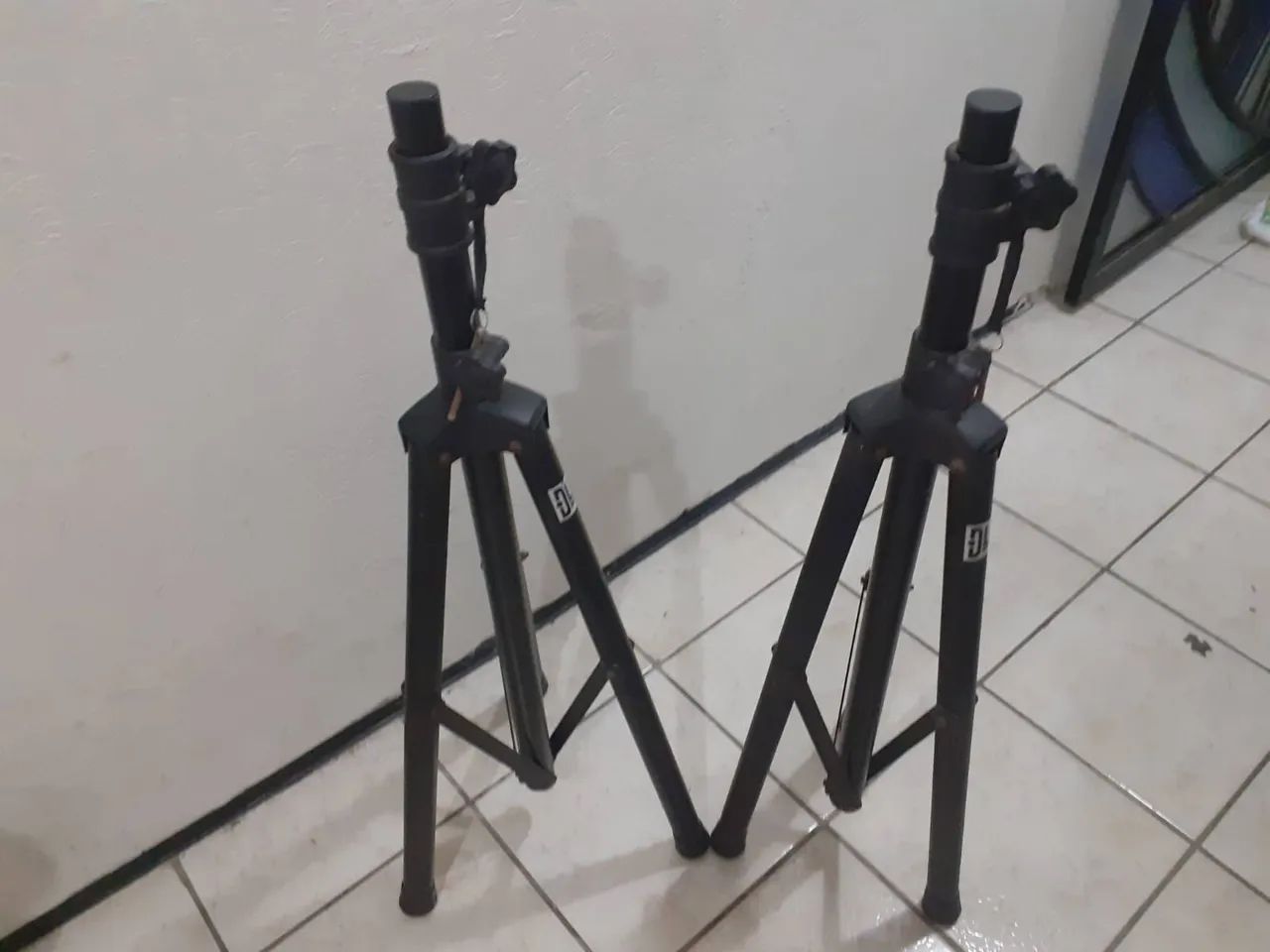KIT  DOIS PEDESTRAL PARA CAIXA DE SOM