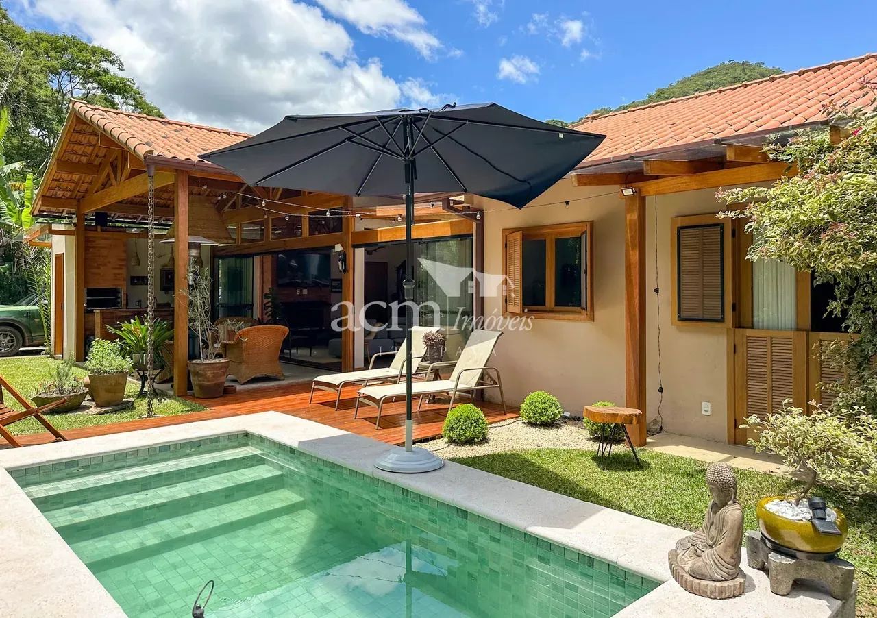 Aconchegante e impecável casa linear, semi-mobiliada, 3 quartos - Foto 3
