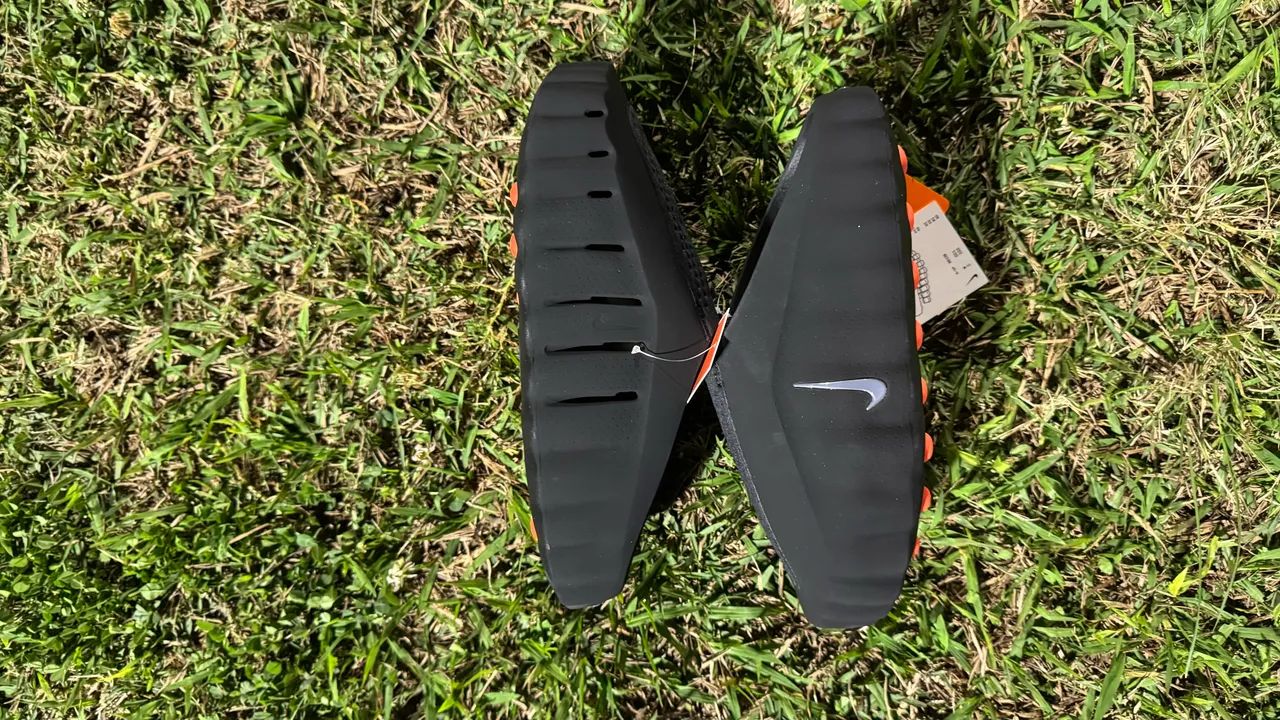 Nike Mind 001