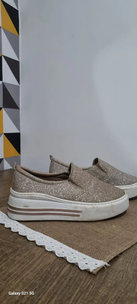 Tenis dourado  - Foto 2