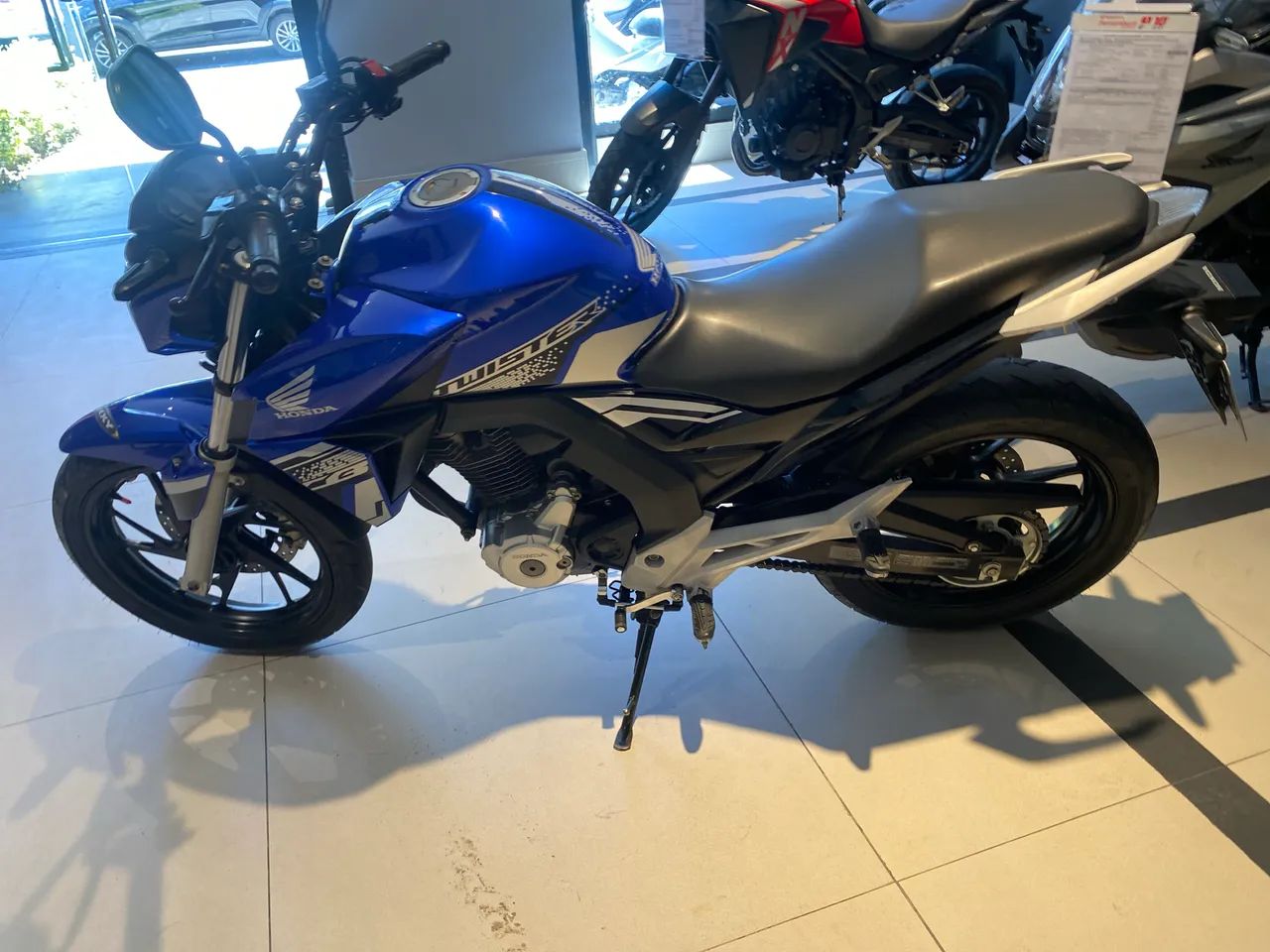 Cb 250 Twister  - Foto 4