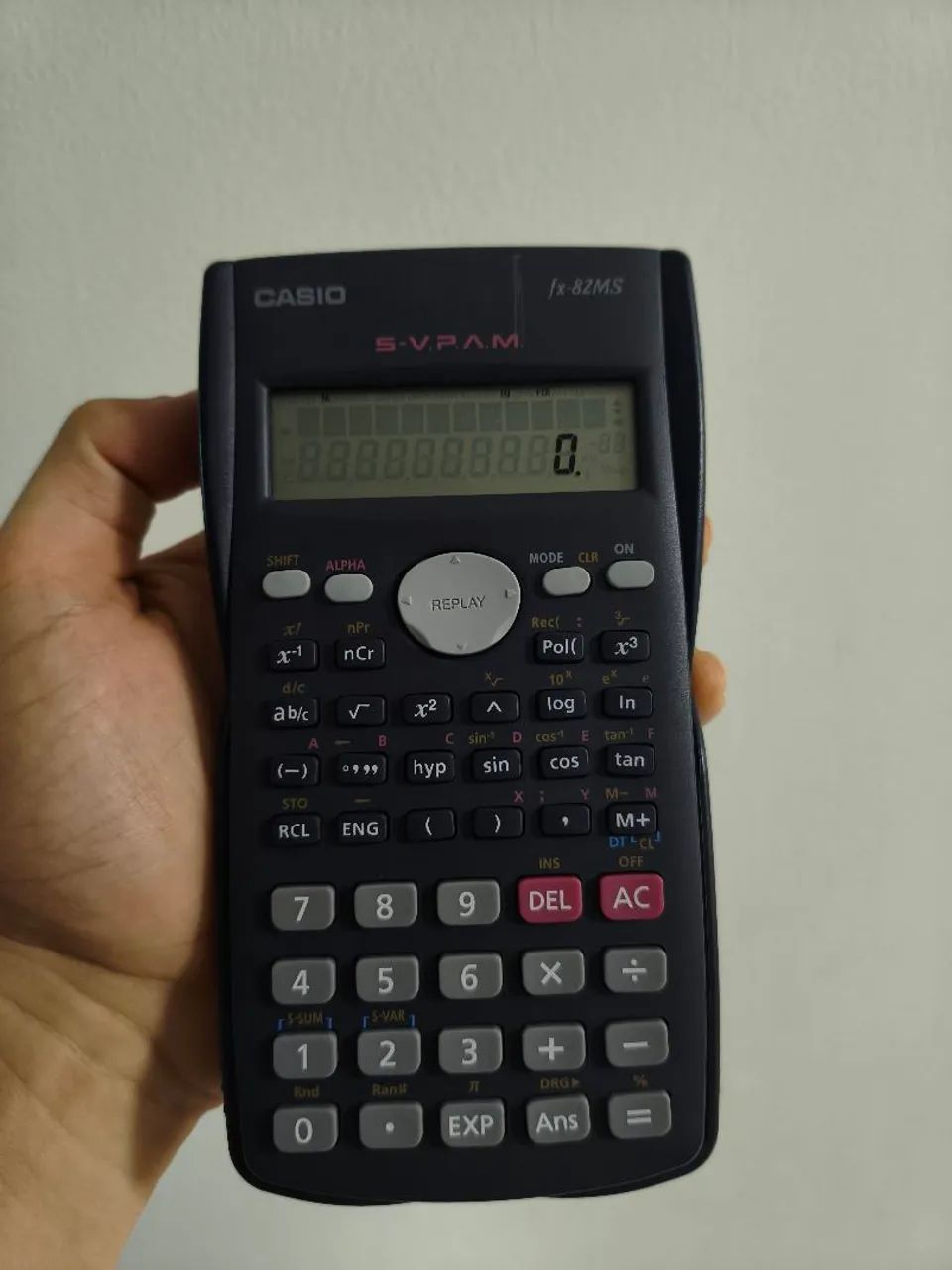 Calculadora Científica Casio fx-82MS