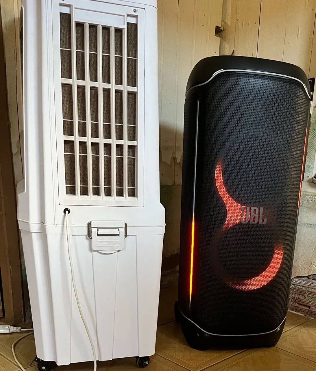 Uma caixa JBL Ultimate 1100  - Foto 5