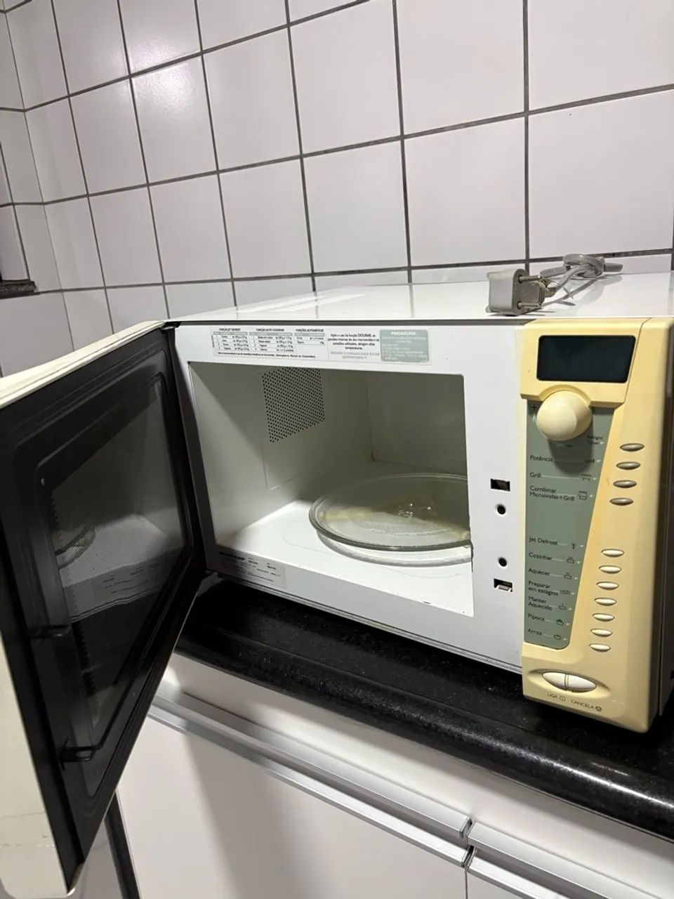 Microondas Brastemp 27L com grill - Foto 3