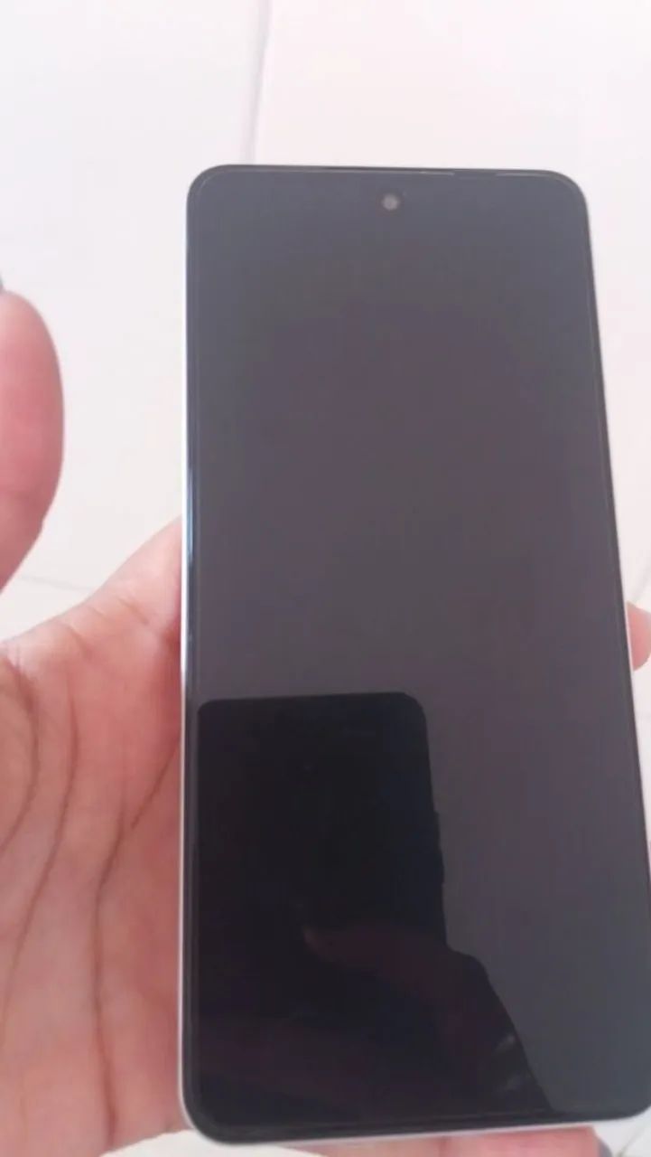 Celular semi-novo 