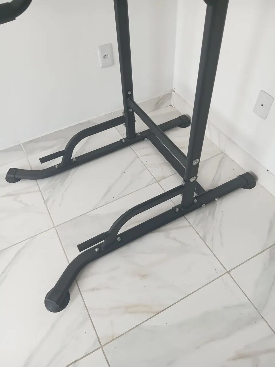 Barra multifuncional ajustável e móvel  - Foto 4