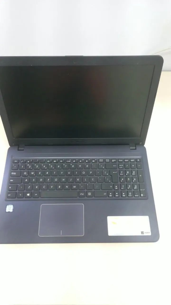 Notebook Asus i3, SSD 256GB em perfeito estado