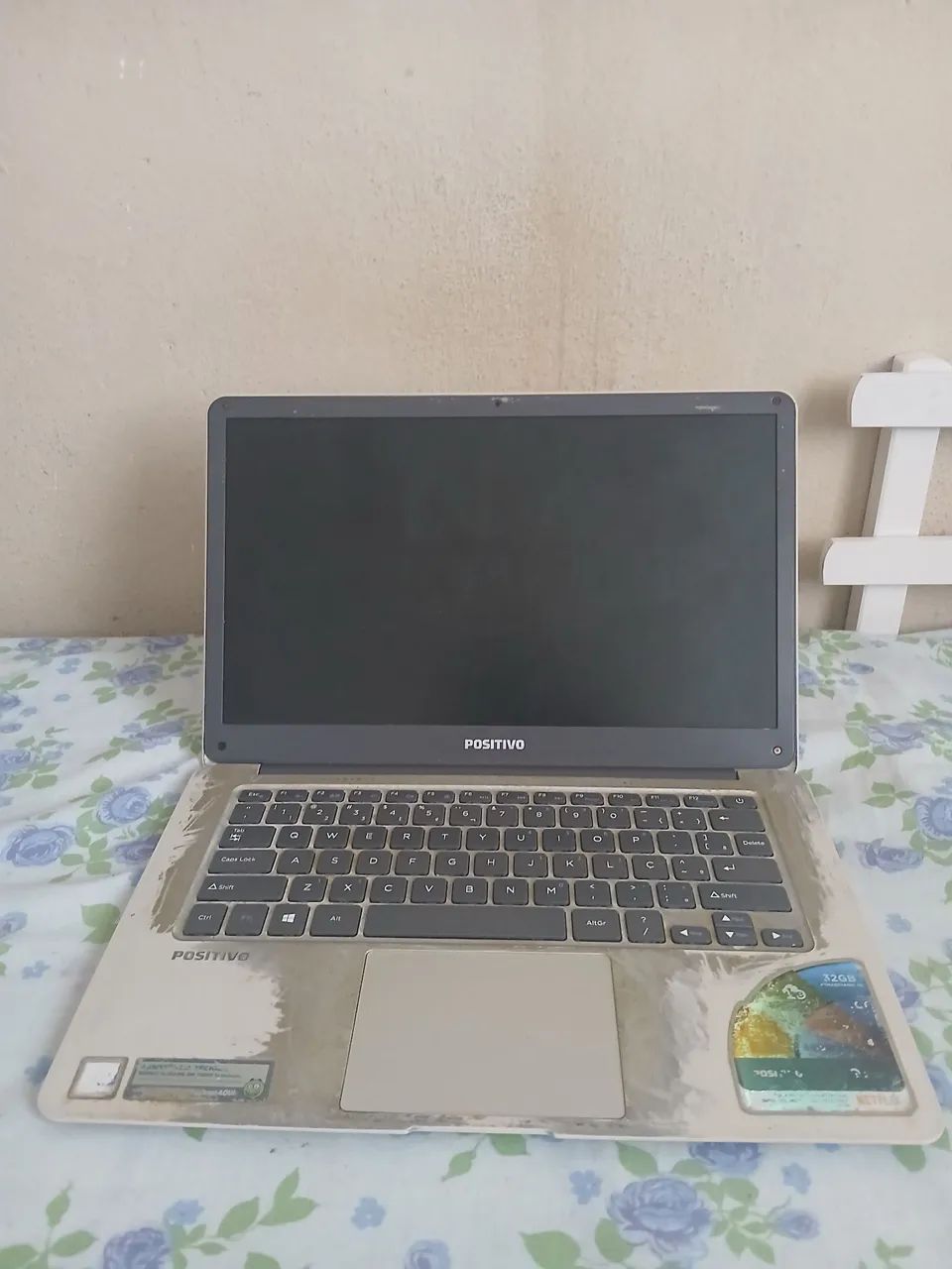 Notebook Positivo Motion Q232A - Retirada de peças