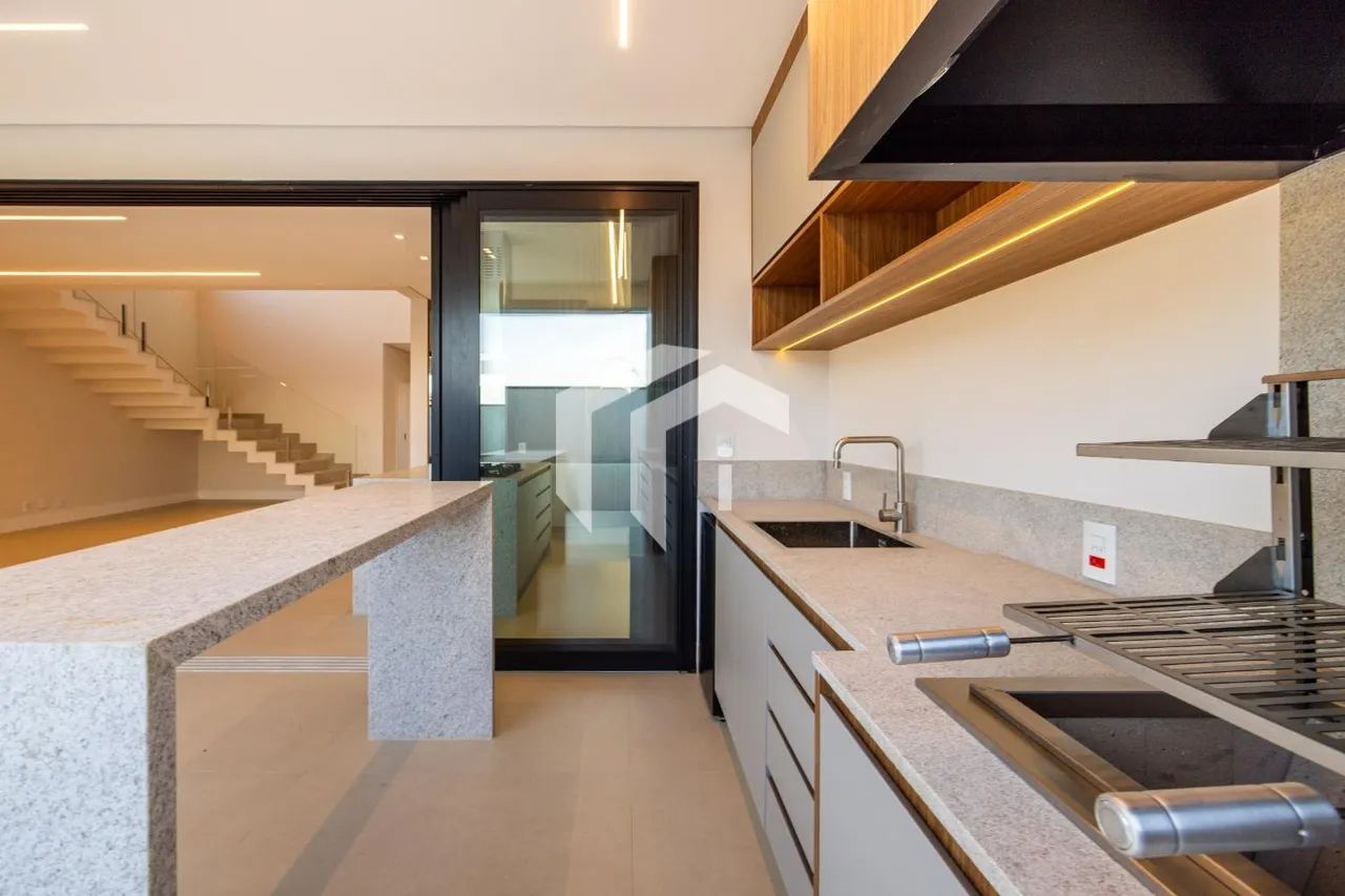 CASA À VENDA COM 4 QUARTOS 3 SUÍTES 242 m² PISCINA E LAZER COMPLETO - Foto 4