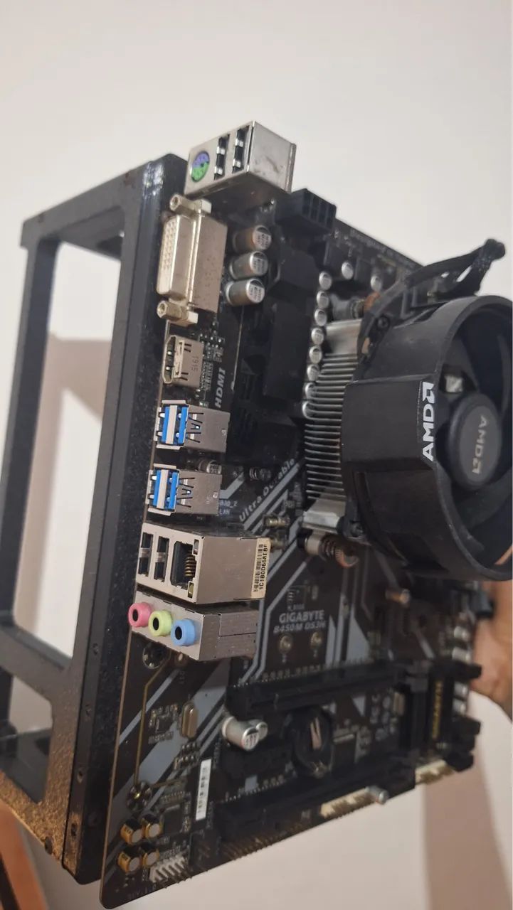 Placa mãe b450m Gigabyte B450 DS3H - Foto 3