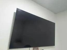 Tv Samsung 60 polegadas 4k 700 reais pra trocar só a barra de LED 
