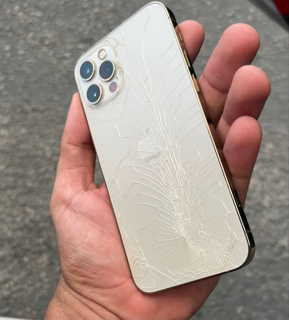 iPhone 12 Pro, 128gigas, bateria 78%, tela substituída 