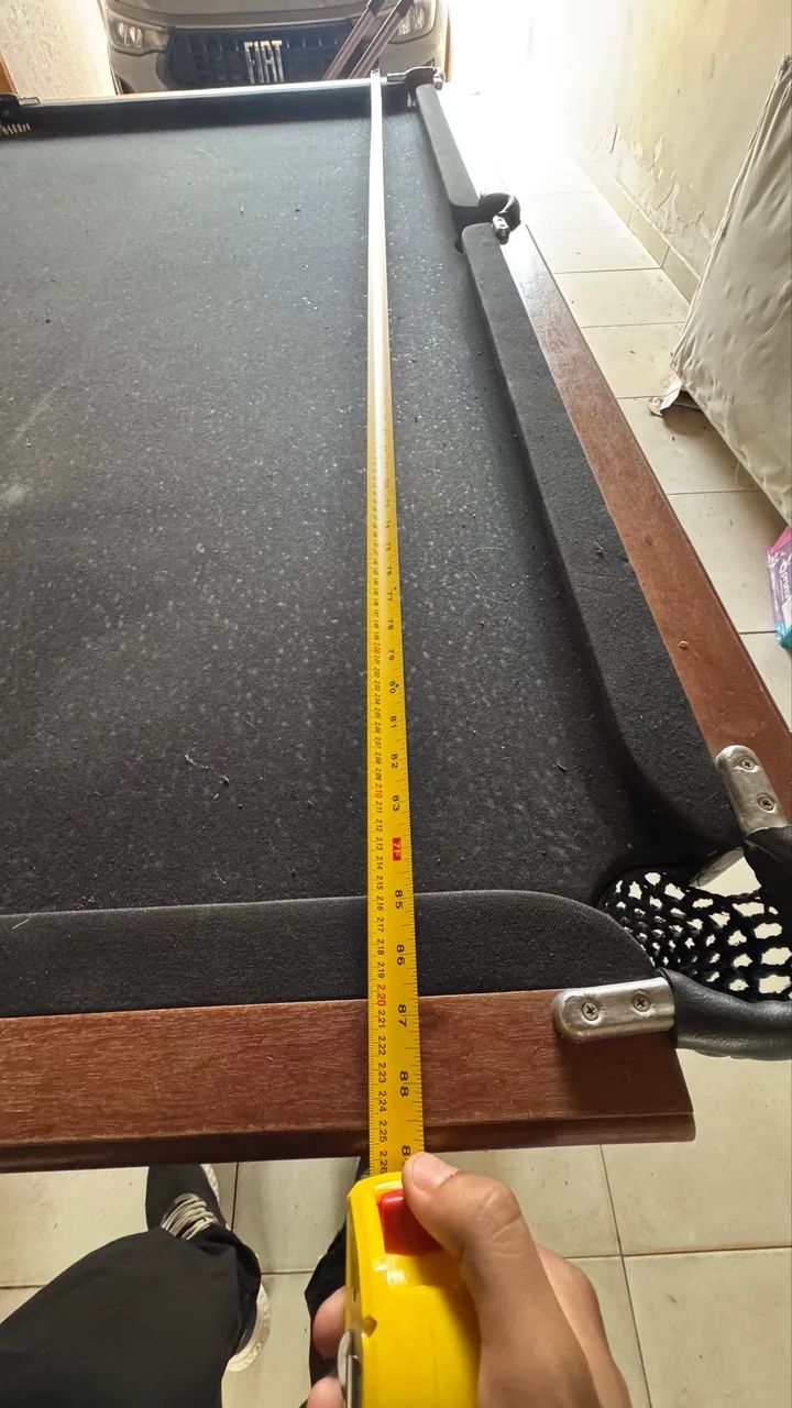  Pra ir rapido Mesa de Sinuca 2,25x1,25 em Madeira - Impecável + 4 Tacos - Foto 2