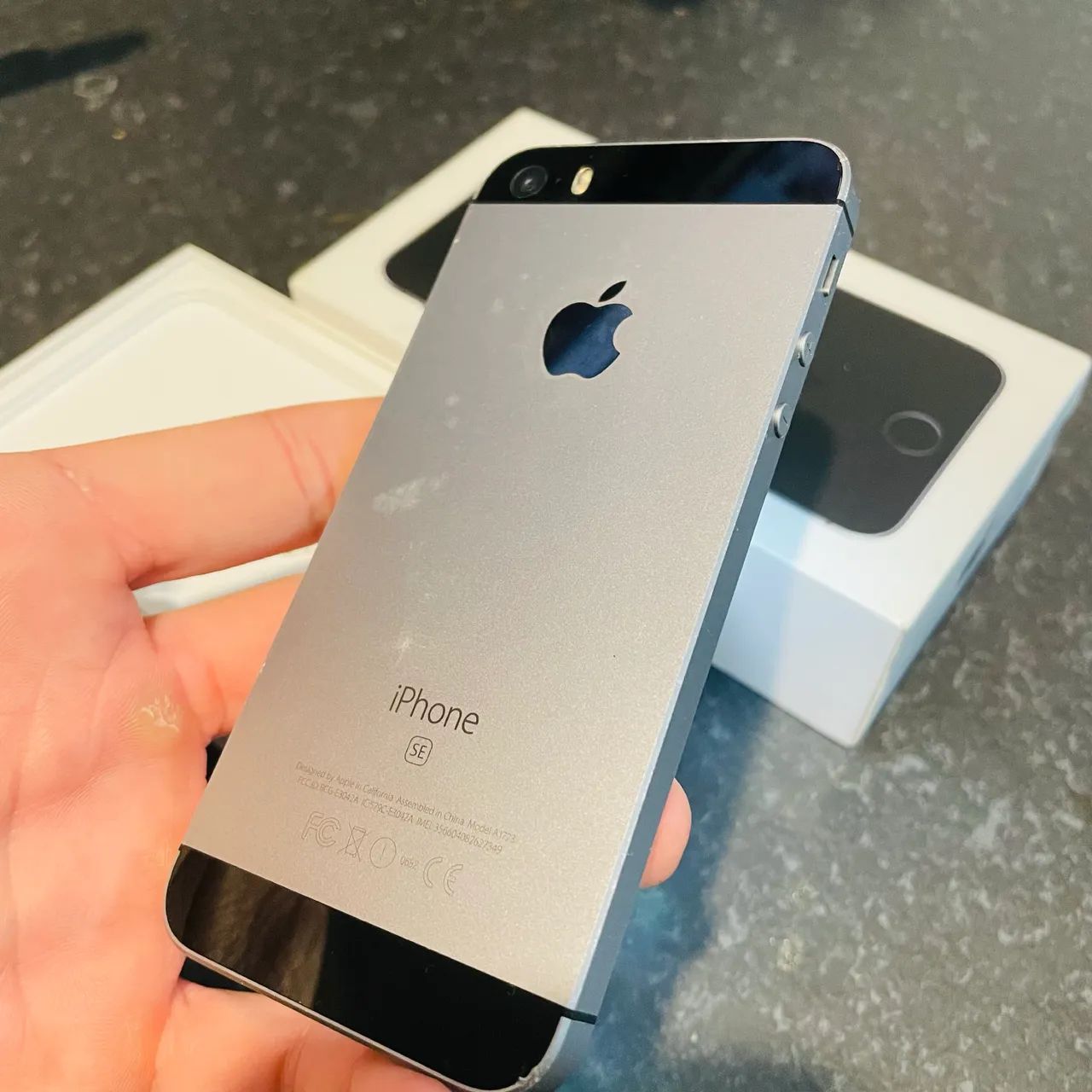 Iphone SE Novinho - Excelente estado - Foto 2