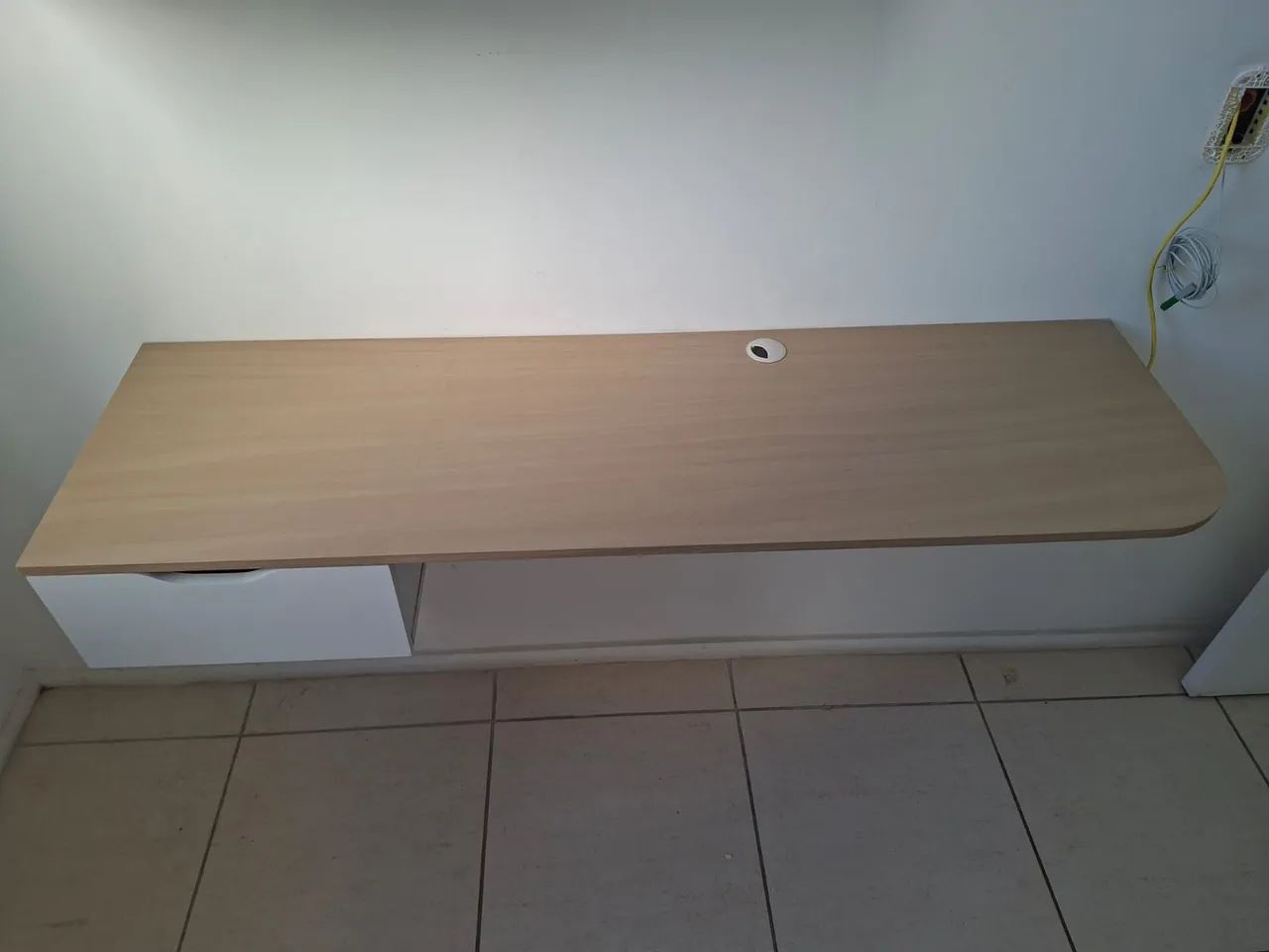  ESCRIVANINHA COM NICHO DE LIVROS  - Foto 2