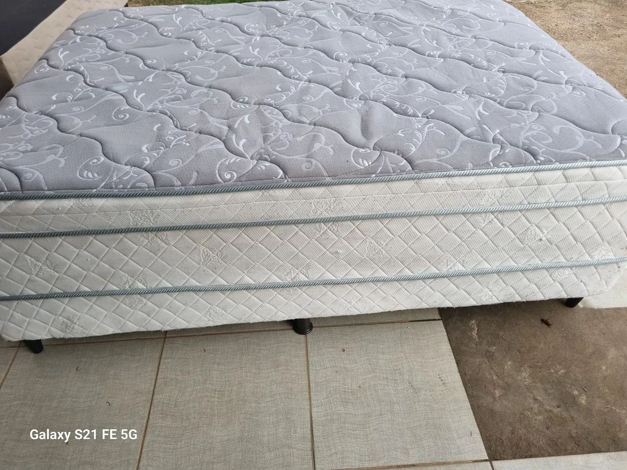 Cama Box casal molas acoplada em perfeito estado de uso Entrego 