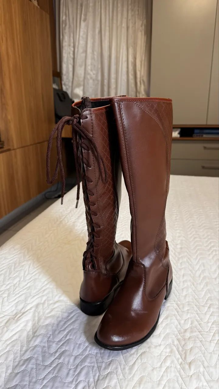 Bota em couro 