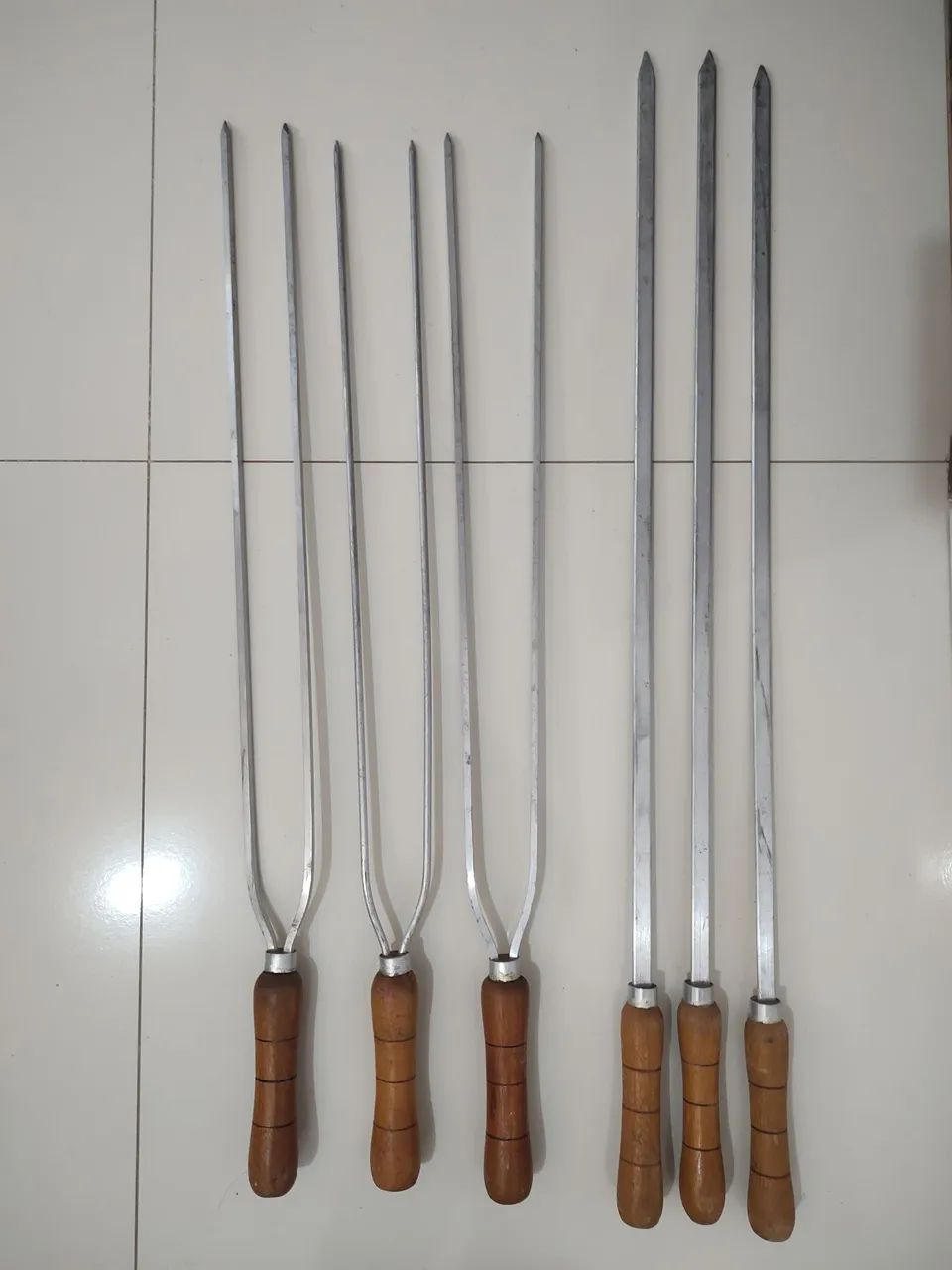 Jogo 6 espetos para Churrasco 90cm com cabo em Madeira Natural