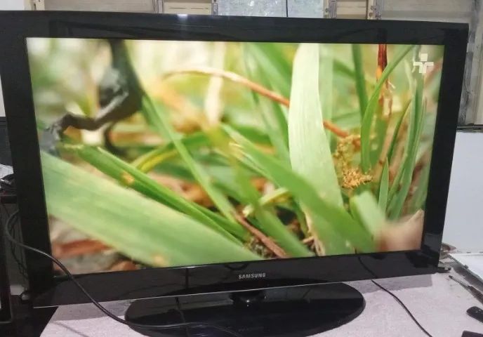 Tv Samsung Lcd 40a550 com entradas Hdmi Usb Av Vga Funcionando perfeitamente - Foto 2