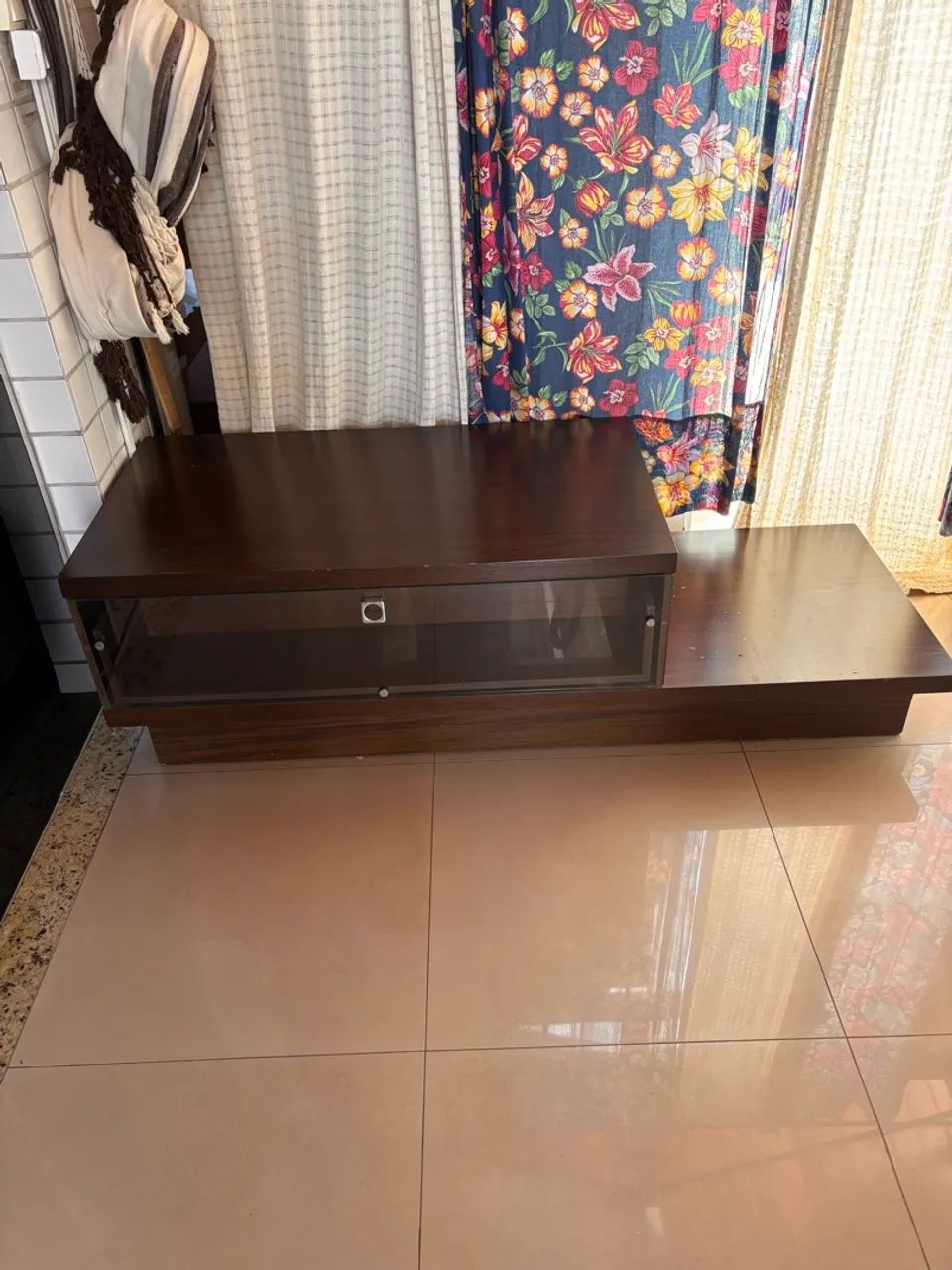 Rack madeira em bom estado 