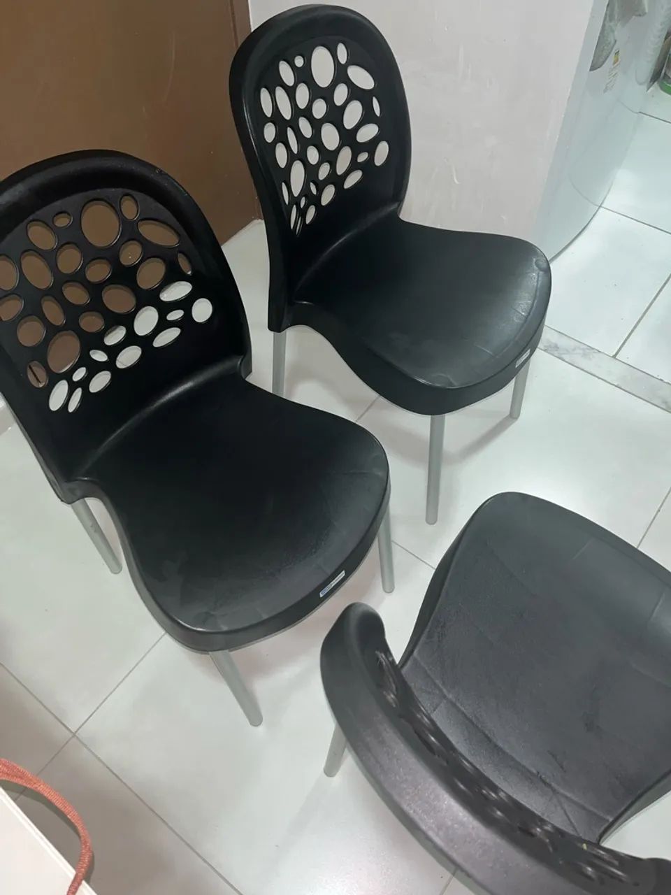 Cadeira com pés de alumínio  - Foto 2