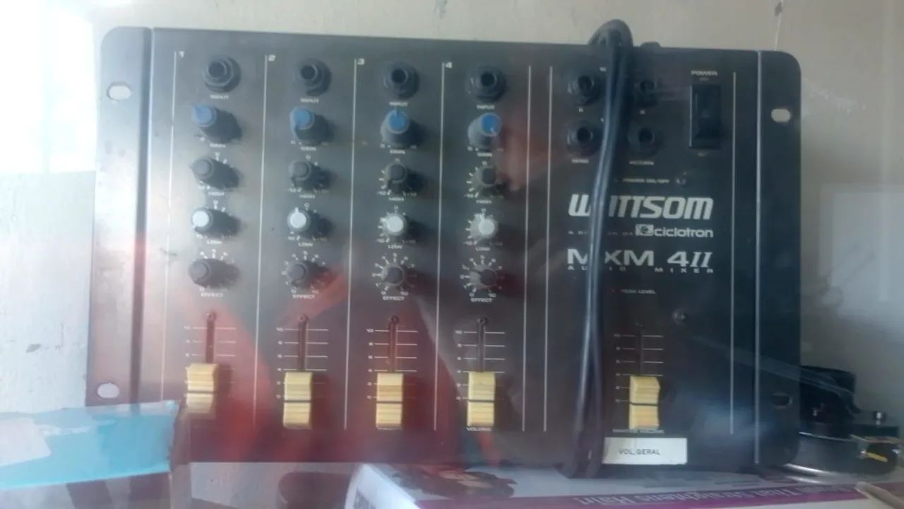 Mesa wattsom 4 canais