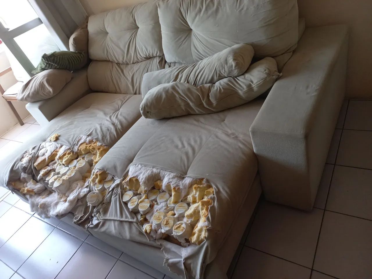Doação de sofá retrátil e colchão  - Foto 2