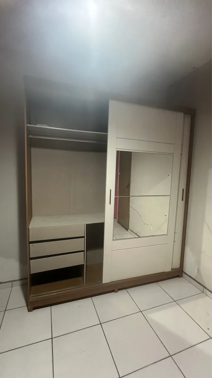 Guarda roupa casal com espelho  - Foto 2